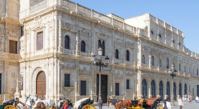 Sevilla Butterfly Suites ภายนอก รูปภาพ